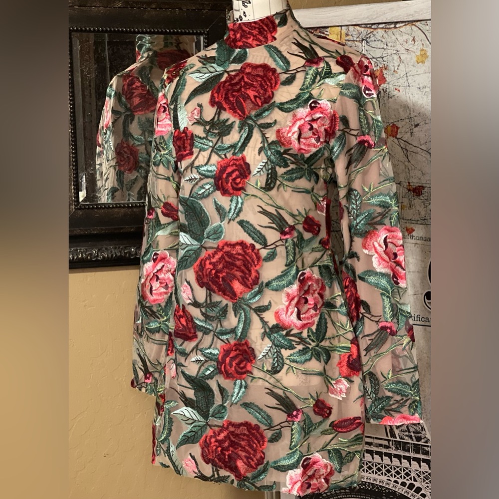 Floral Embroidered High Neck - Picture 7 of 12